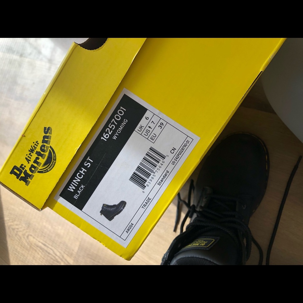 Dr.martens steel toe boots with box - Picture 5 of 6